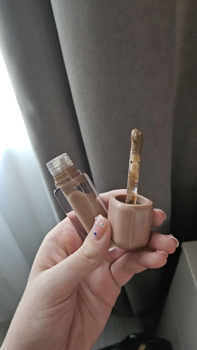 set de produse cosmetice folosite pe jumătate