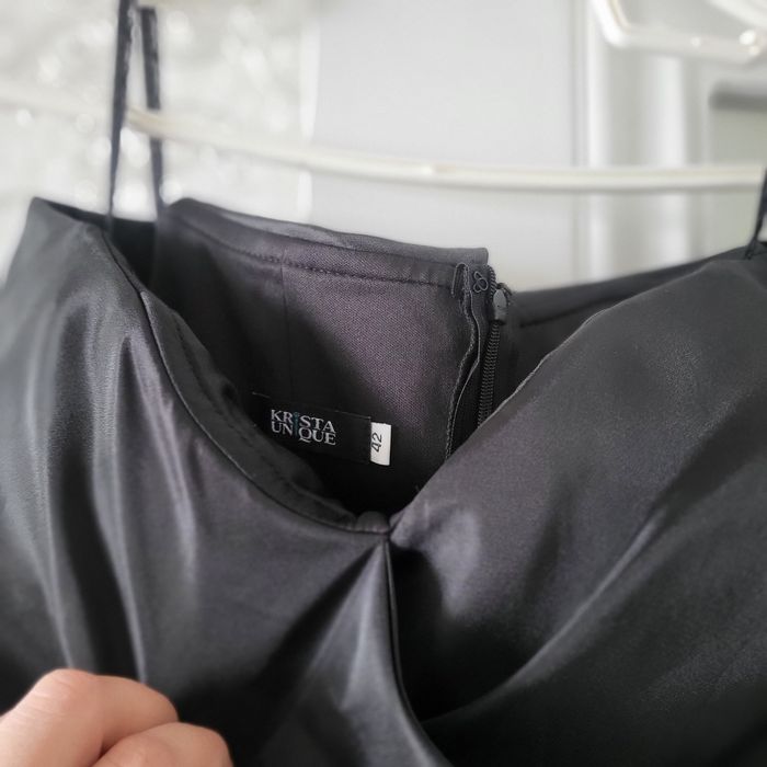 платье вечернее чёрного цвета