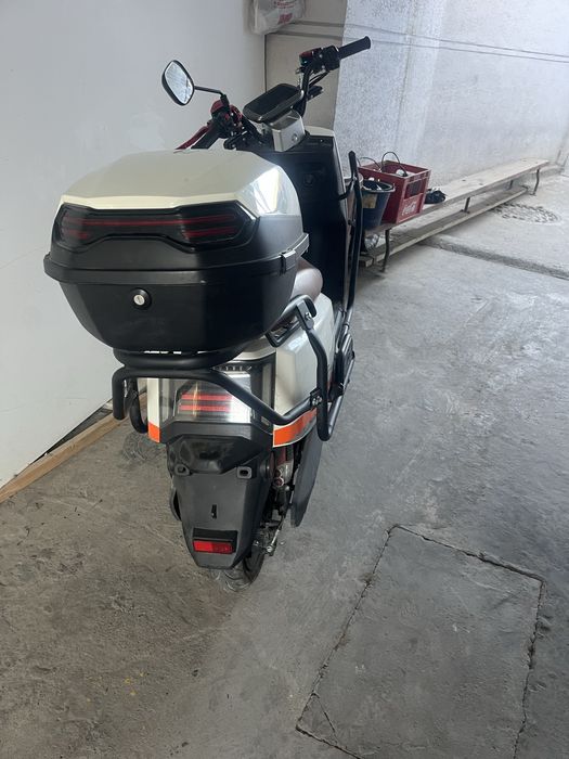 Skuter ideal holadi vapwe zor