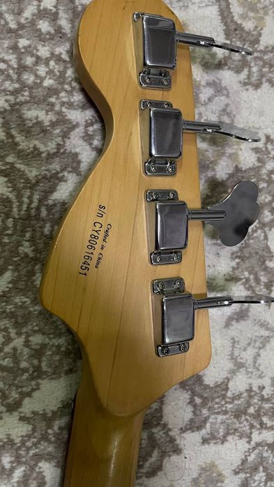 Squier by Fender Affinity Precision Bass sotiladi