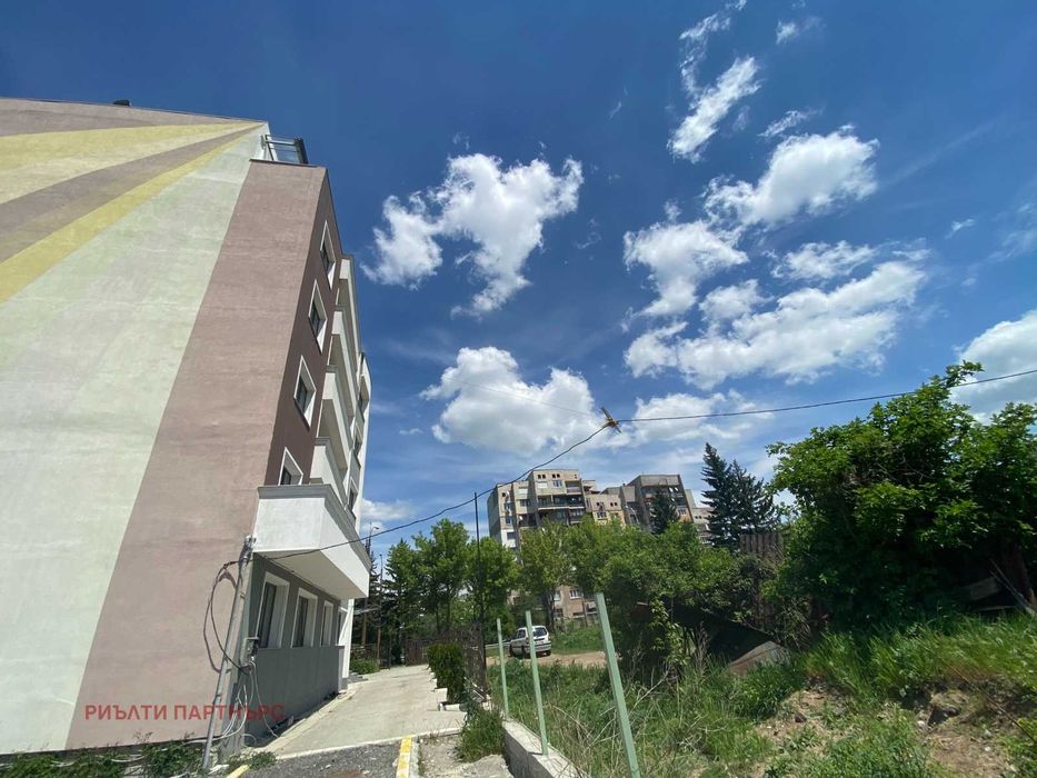 Продава се Двустаен апартамент в Перник, Изток - 102 кв.м за 1030 €/кв.м - Снимка #7