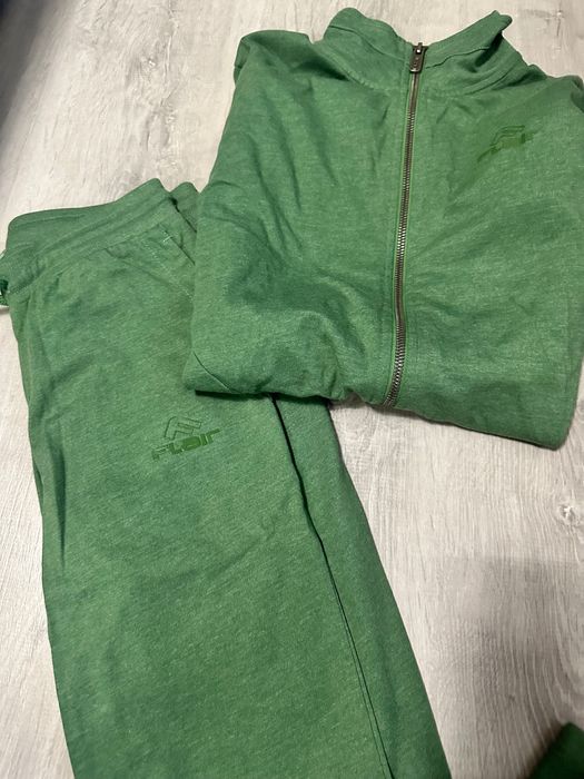 Различни модели дрехи