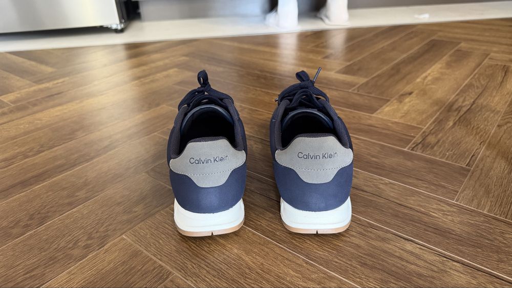 Продам кроссовки Calvin Klein