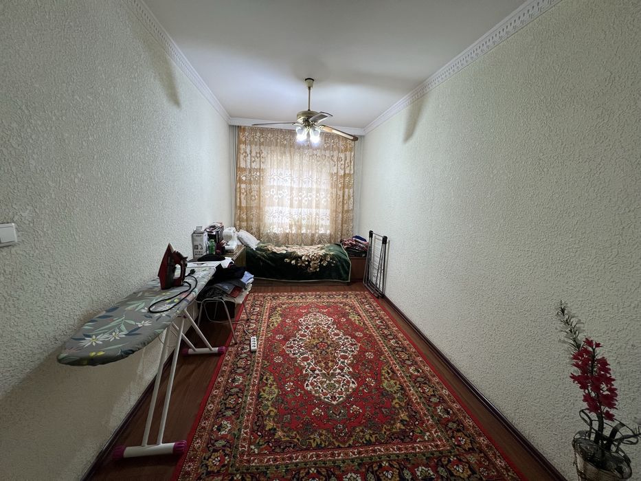 Продам свою 4х комнатную + большой холл квартиру