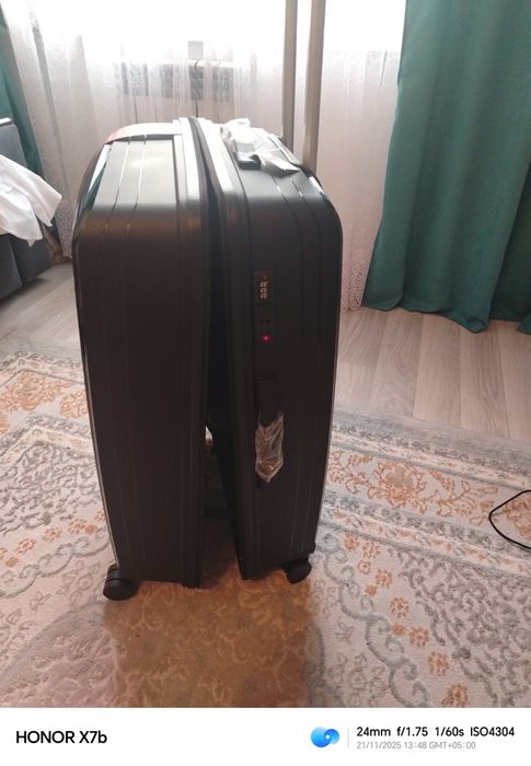 продам новый чемодан