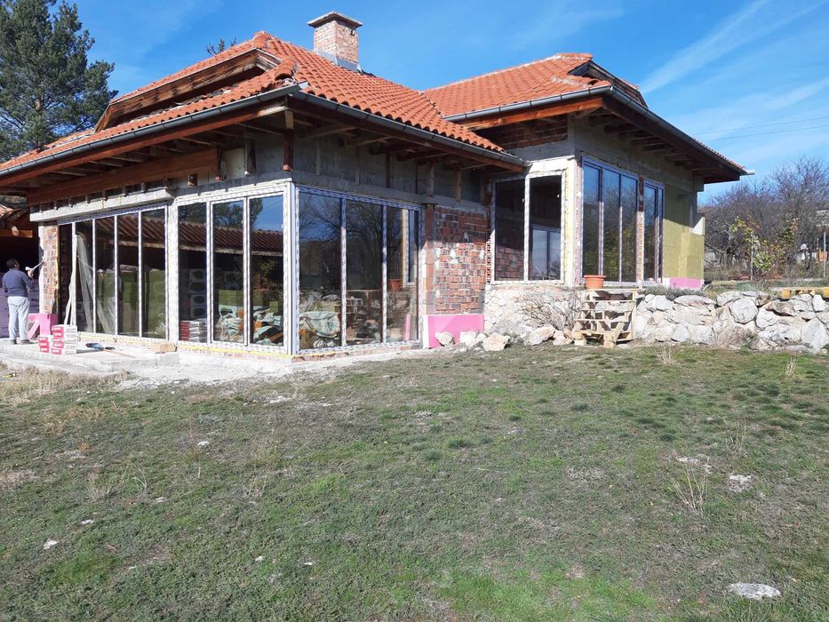 Саниране с каменна вата на фамилни къщи