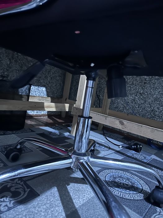 Kreslo sotiladi! Xolati zor