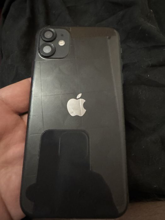 продам айфон 11 на 64 гб