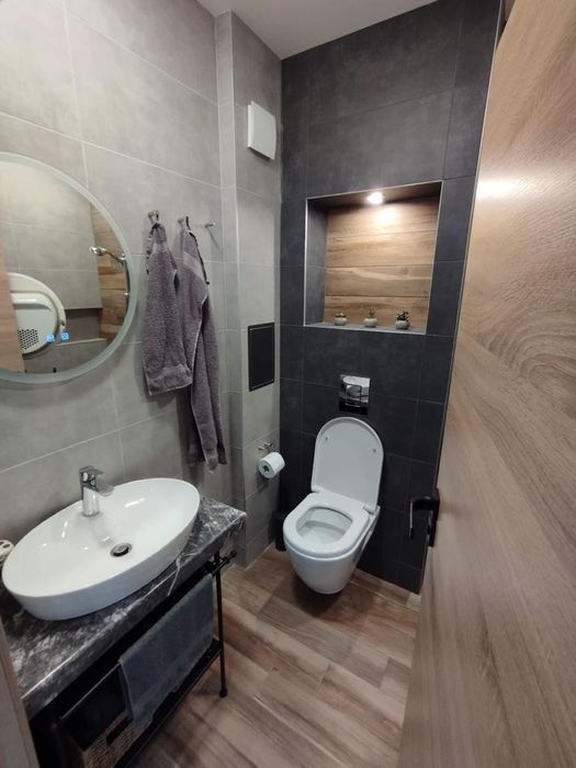 Дава се под наем Двустаен апартамент в Варна, Цветен квартал - 60 кв.м за 850 € - Снимка #11