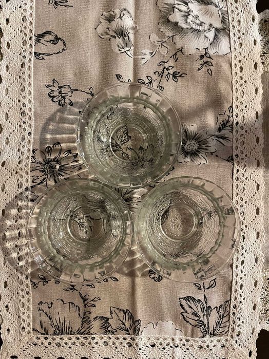 Чаши за мелба и купички