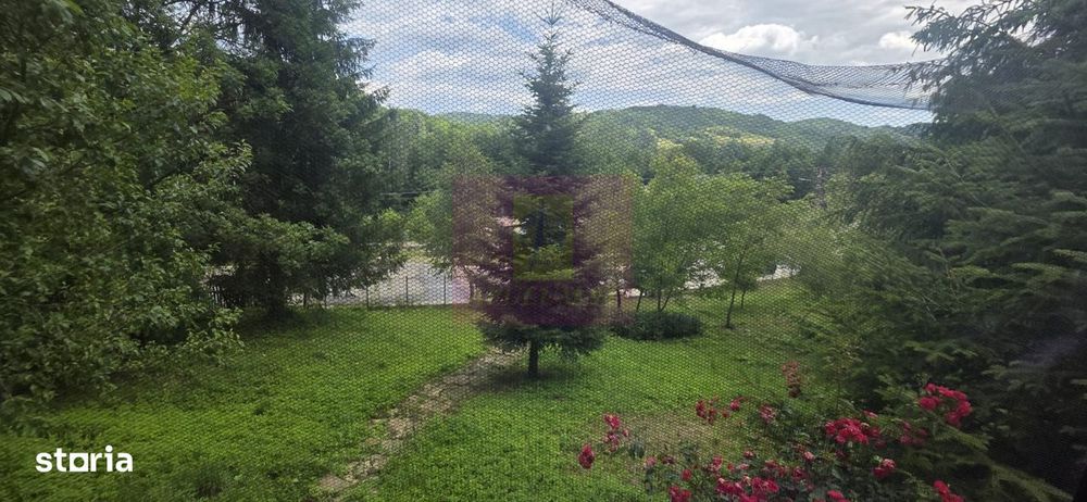 Cabana cu 5 camere de vanzare in Provita