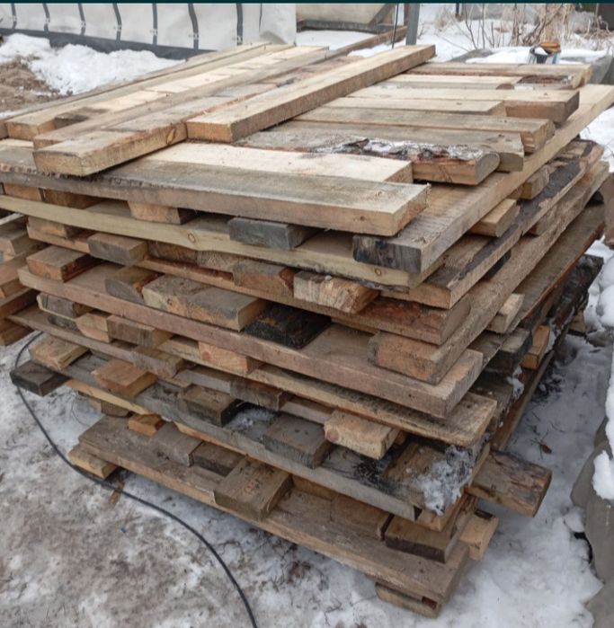 Лес стройка древесина