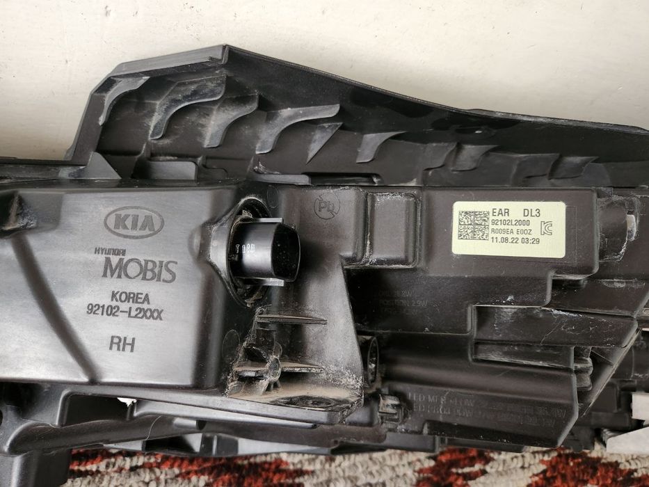 Kia K5 oldi faralari