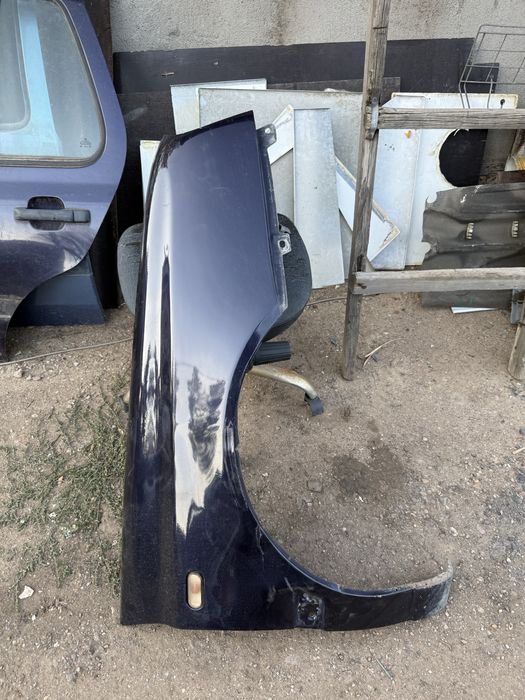 Крыло правое на Volkswagen Golf 3/Vento