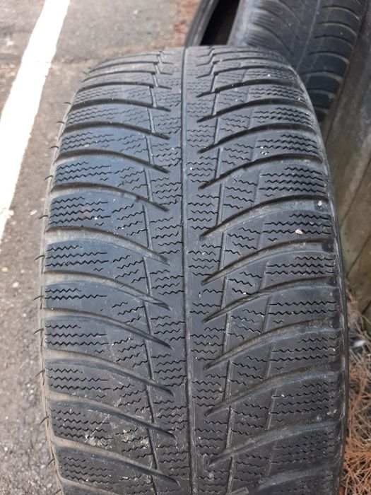 Vind 2  cauciucuri 215/50 R17. M+S