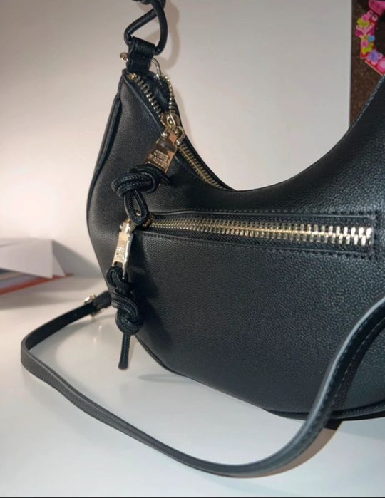 geanta neagra steve madden de mana