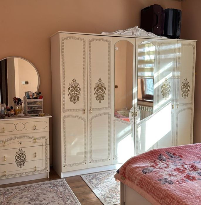 Спальный гарнитур