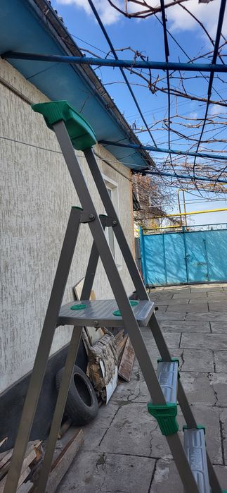 Продам Стремянку