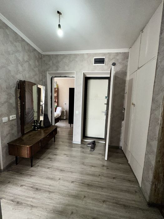 Продаётся на Ц-6 3х комнатная квартира 77-Серии