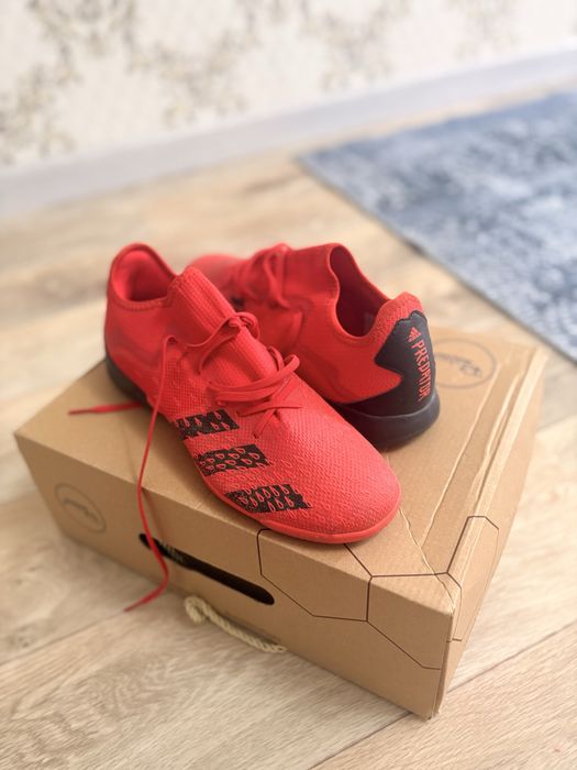 Продам бутсы Адидас Predator