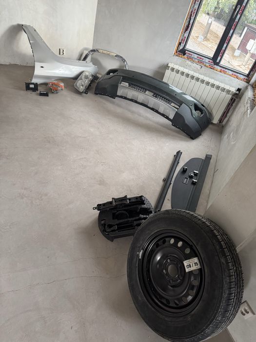 Продавам части за jeep grand cheroki wk2