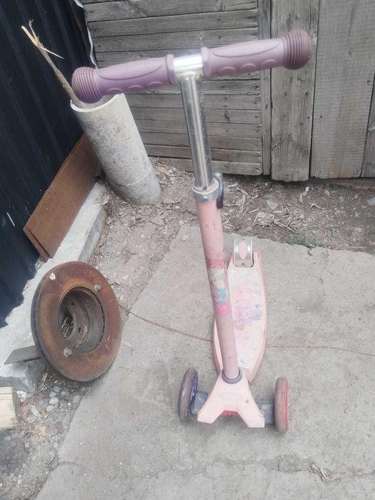 Отдам бесплатно детский транспорт