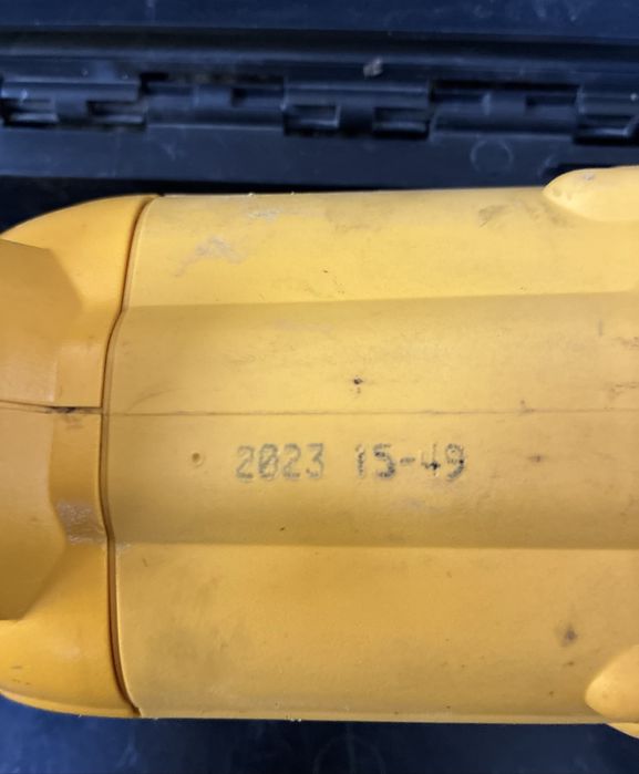 Саблен трион Dewalt DWE 305