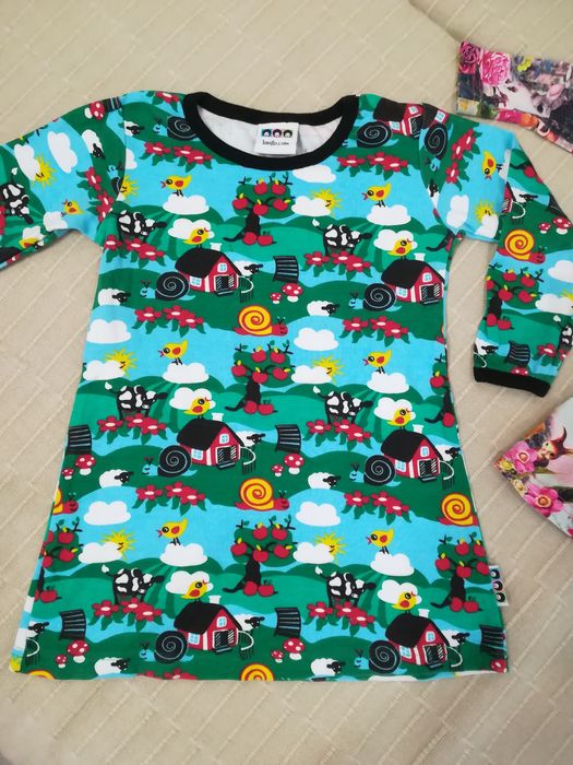 2 броя памучни роклички, цветни, за 12-18 месеца