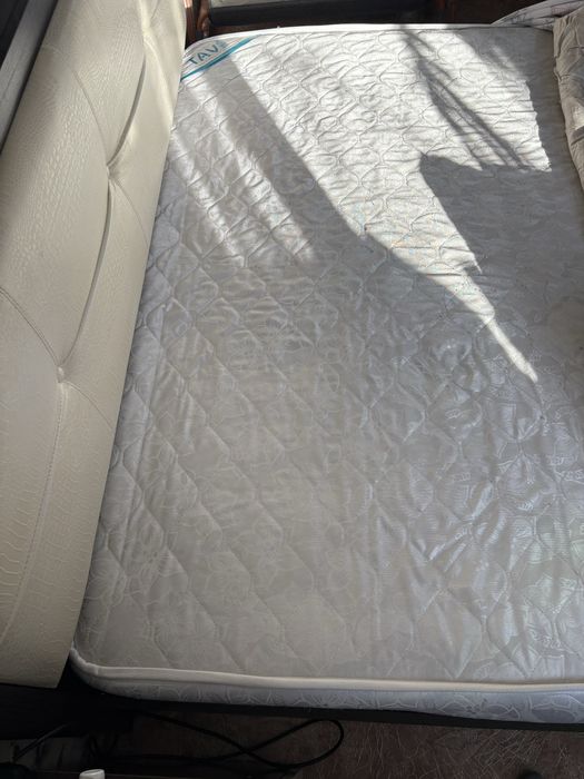 Матрас в хорошем состоянии
