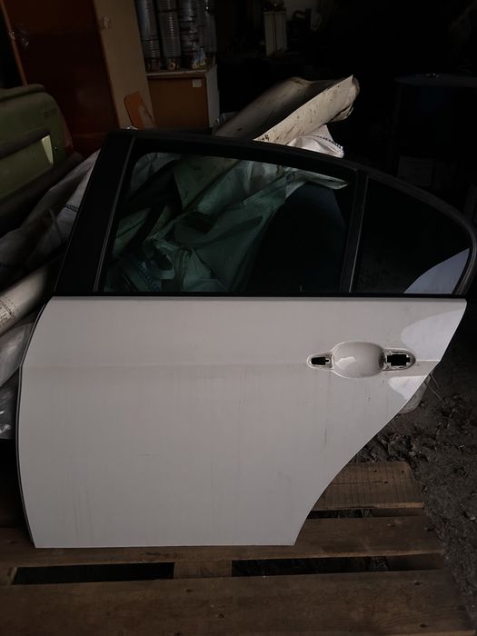 Portiera Bmw e90 alba si albastra