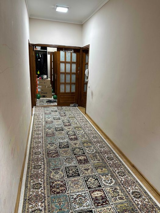 4х комнатная переделанную в 3х на Ойбеке 100 м2 4/2/9 ор-р 60 школа