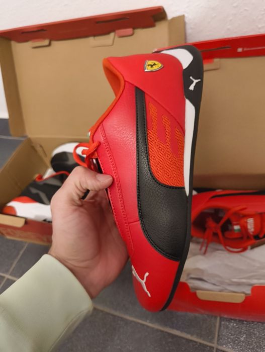 Два чифта обувки Puma ferrari номер 41