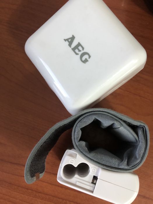 Tensiometru alb AEG