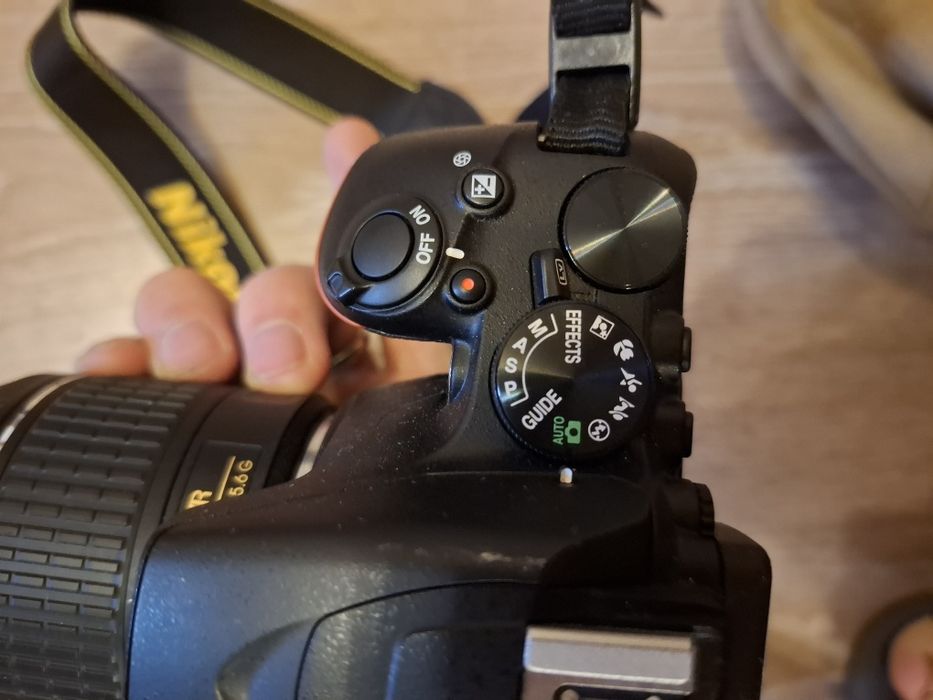 Aparat foto Nikon DSLR D3500 18-55 kit VR + acumulator + card