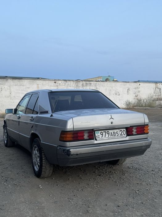 Продам Мерседес Бенц  190.