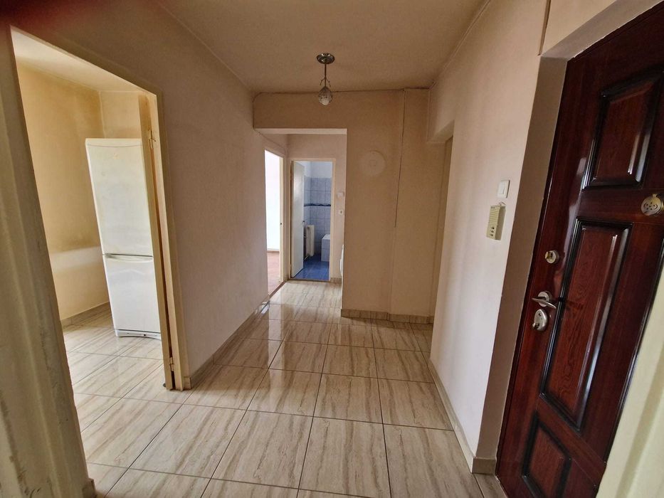 Apartament cu 3 camere de vânzare, în zonă foarte bună din Aiud