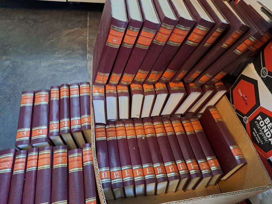Книги луксозно издание с твърди корици 55 тома