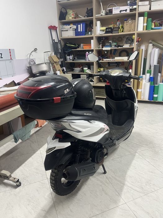 Продам скутер 2022 года