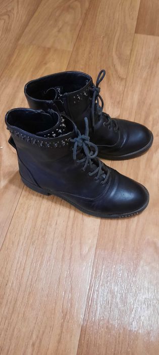 Отдам даром ботинки 38 размера