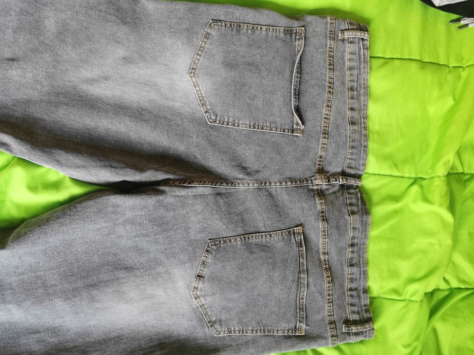 Мъжки нови дънки