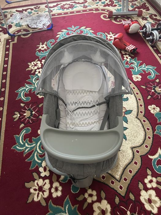 Люлька-качалка для малыша с москитной сеткой