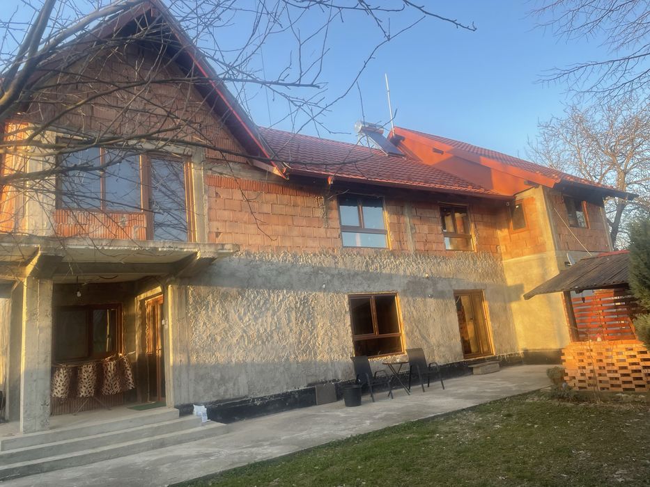 Vand casa 5 camere 200mp, 5000mp teren