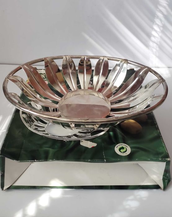 Голяма посребрена купа/фруктиера нова