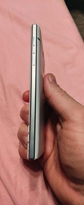 Vând Blackberry pașsport white edition