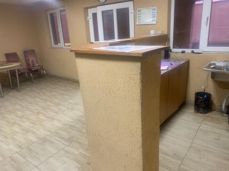 Hală de depozitare la curte – 135 mp + birouri + parcare