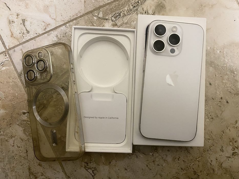 Iphone 15 pro бял