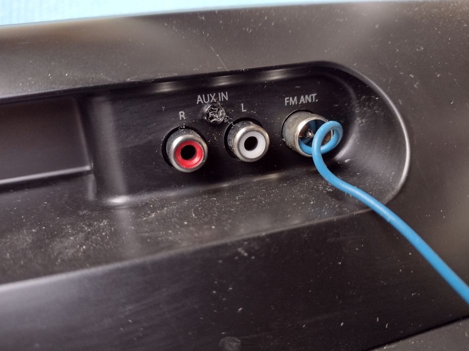 Акумулаторна колона с радио/USB/CD/AUX Medion