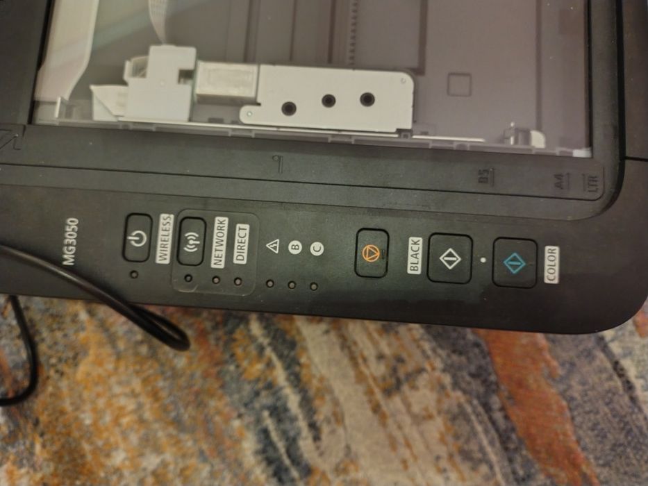 Продавам Принтер със скенер  Canon MG3050