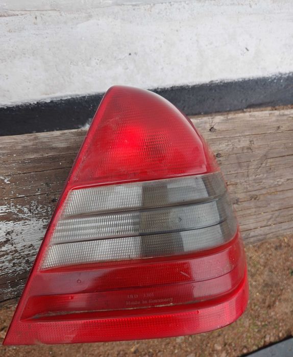Продам задние фонари на Мерседес 202 , оригинал