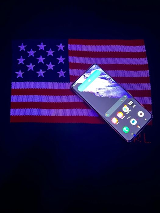 Продам Samsung S21